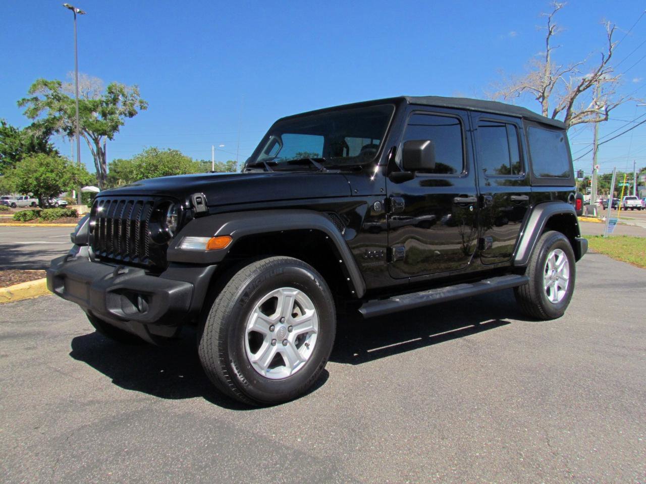 Used 2022 Jeep Wrangler Unlimited Sport AWD/4WD image 4