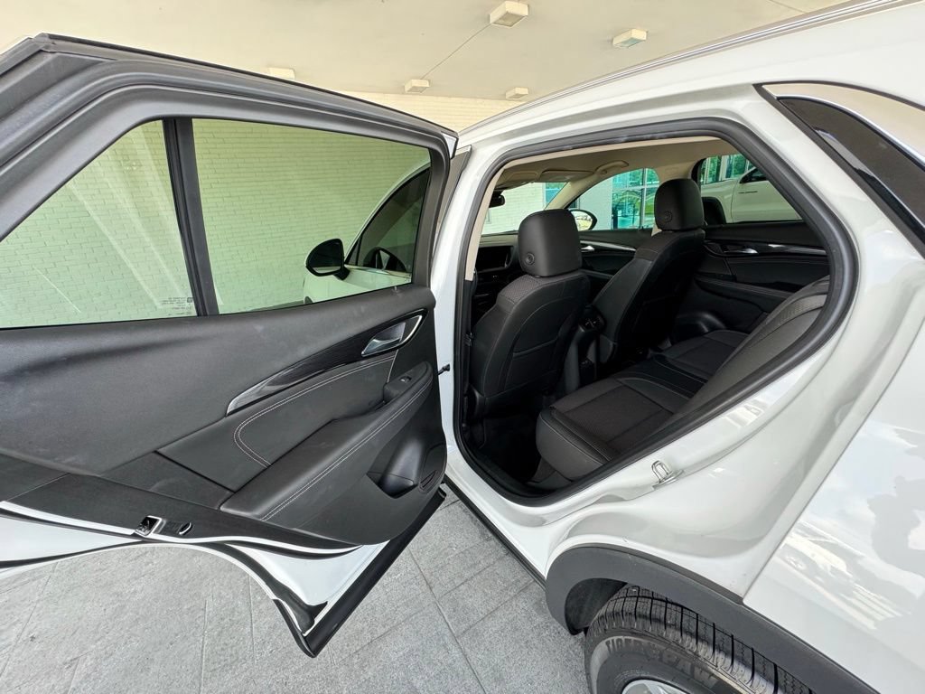 Used 2023 Buick Envision Preferred AWD/4WD image 17