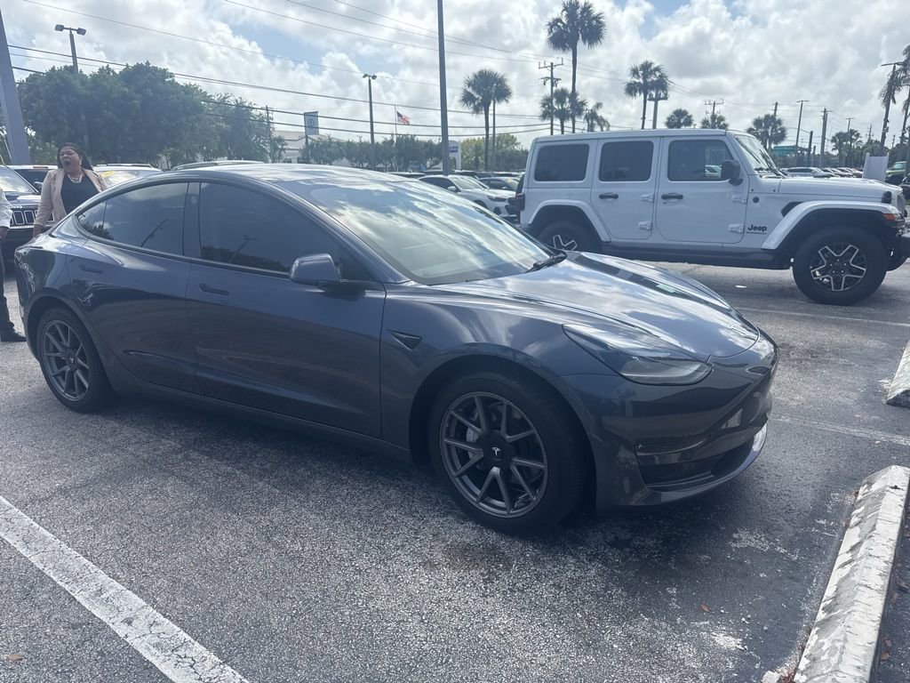 Used 2022 Tesla Model 3 Long Range image 4
