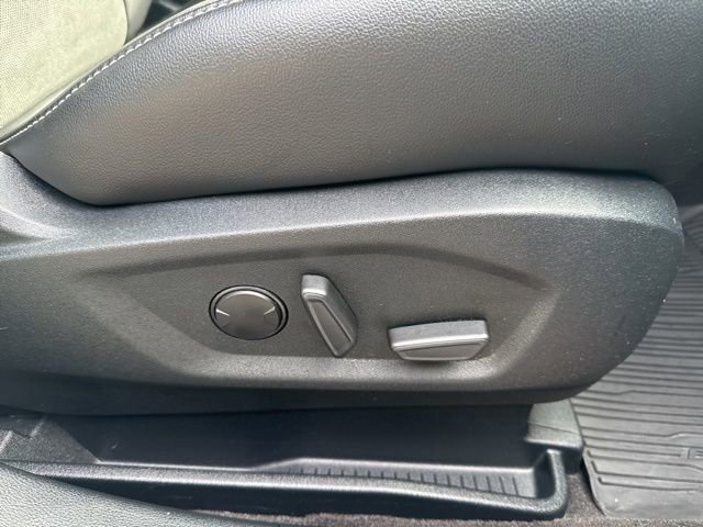 Used 2020 Ford Edge ST image 31