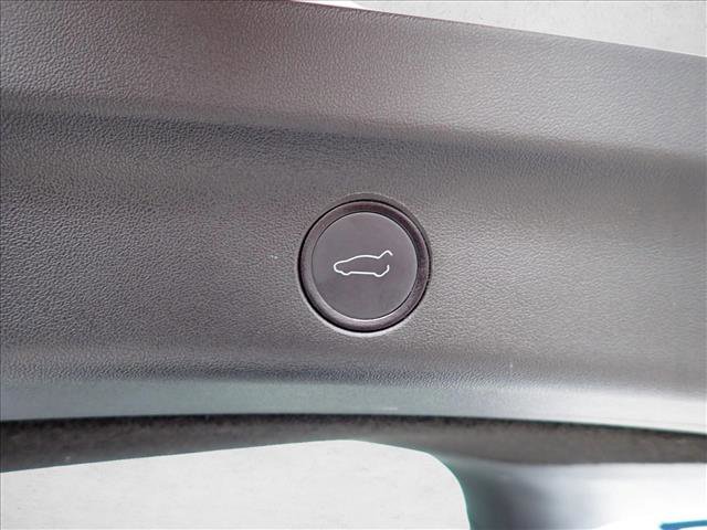 Used 2021 Tesla Model Y Long Range image 9