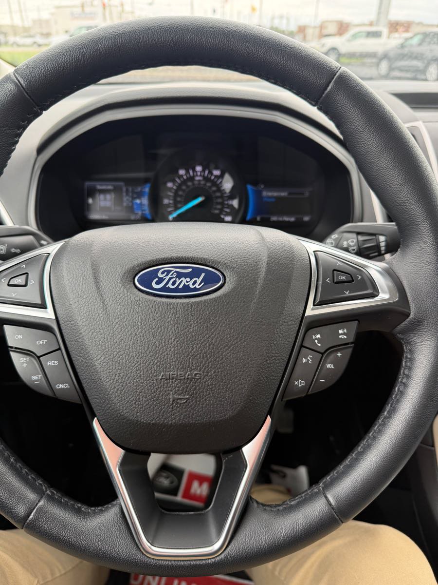 Used 2023 Ford Edge SEL w/ Convenience Package AWD/4WD image 16