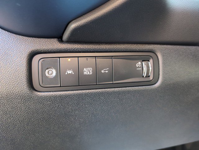 New 2026 Chevrolet Equinox EV LT image 32