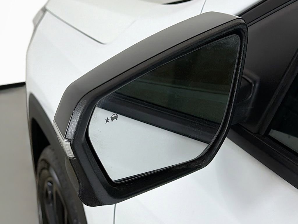 Used 2023 GMC Terrain SLE w/ Driver Convenience Package image 25