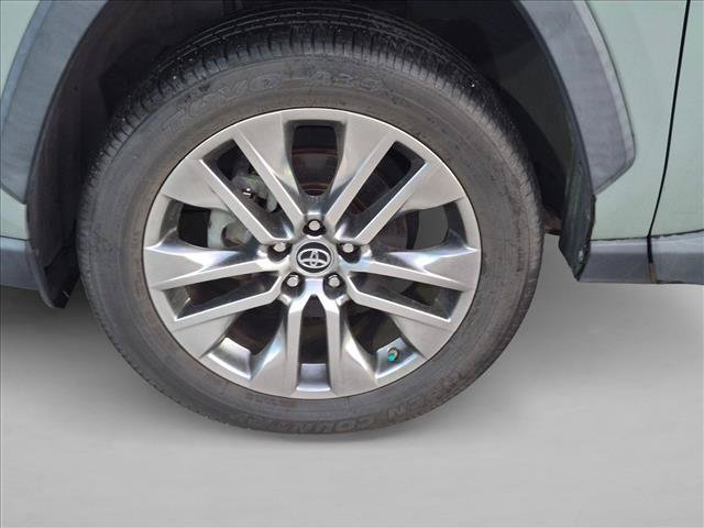 Used 2019 Toyota RAV4 XLE Premium w/ Cold Weather Package FWD image 9