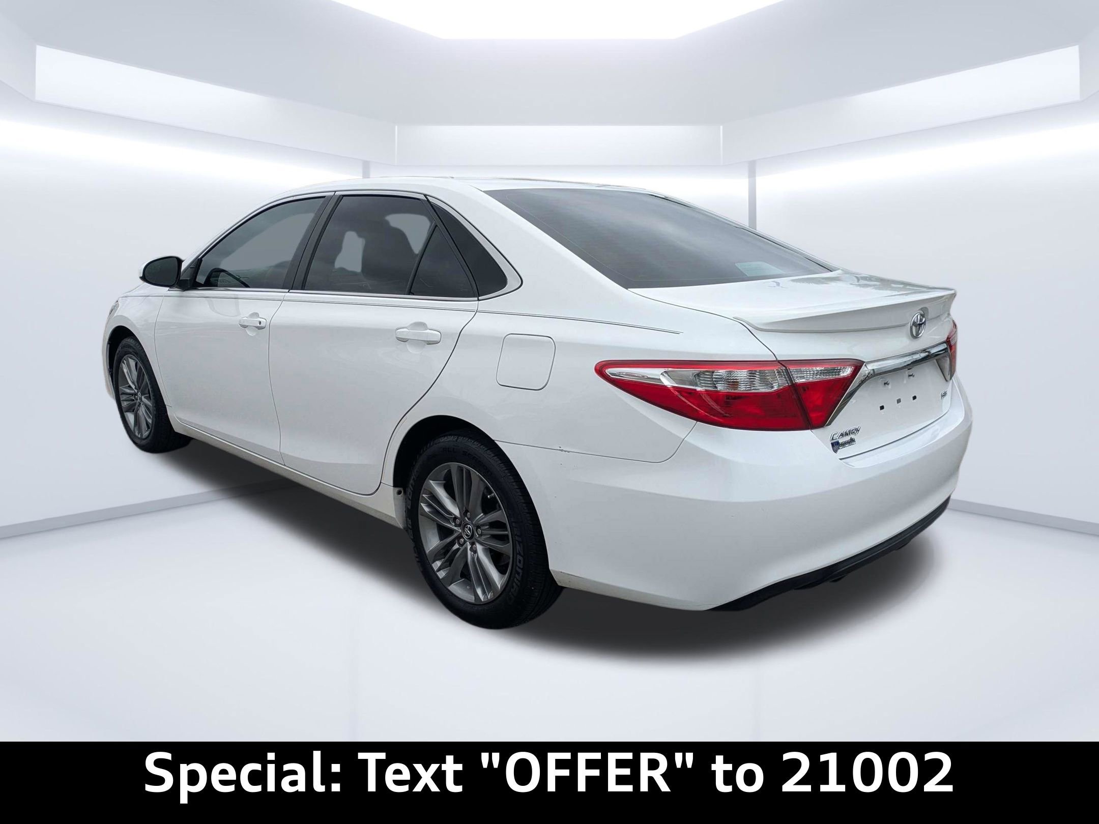 Used 2017 Toyota Camry SE FWD image 5