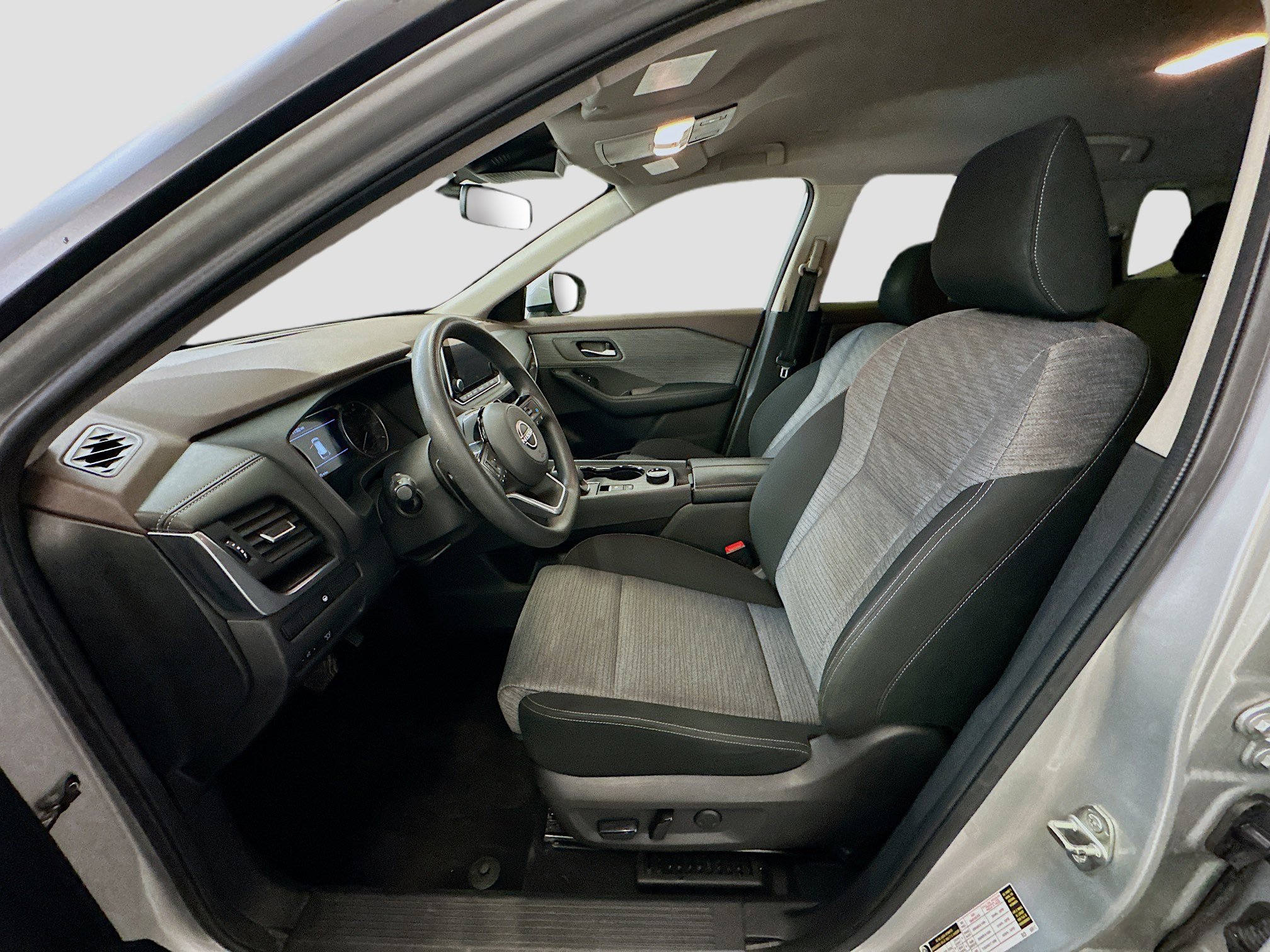 Used 2023 Nissan Rogue SV AWD/4WD image 13