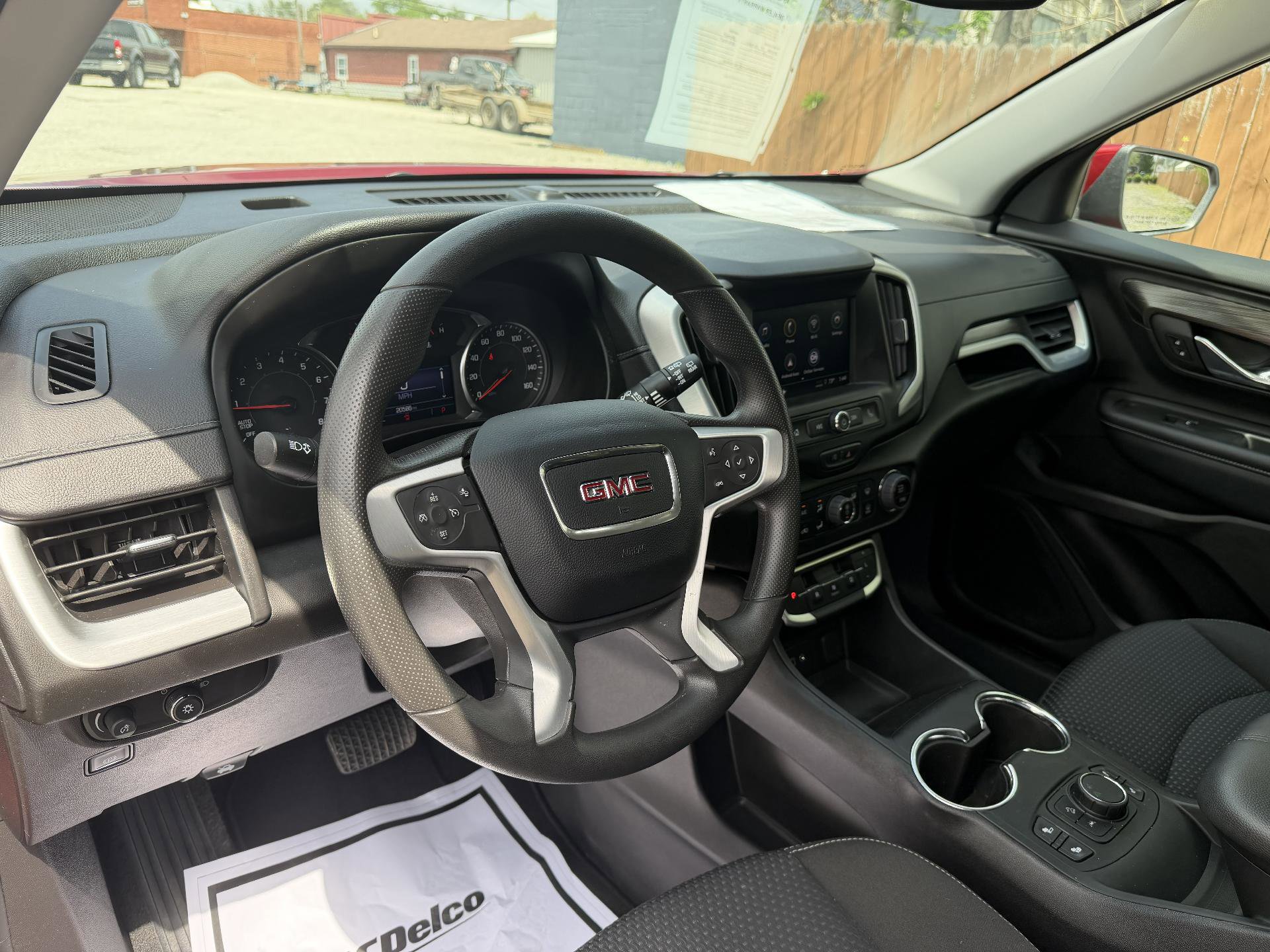 Used 2024 GMC Terrain SLE w/ Driver Convenience Package FWD image 12