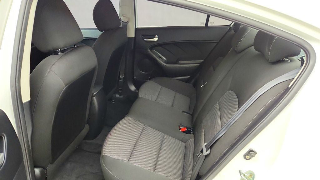 Used 2017 Kia Forte LX FWD image 19