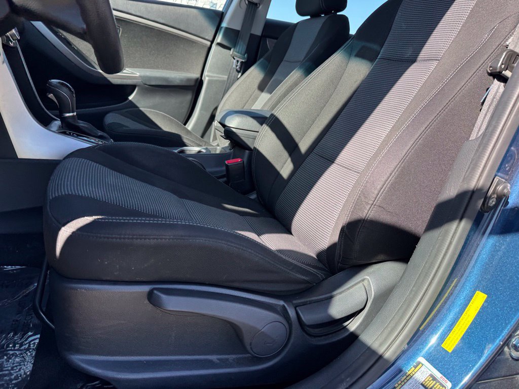 Used 2016 Hyundai Elantra GT FWD image 5