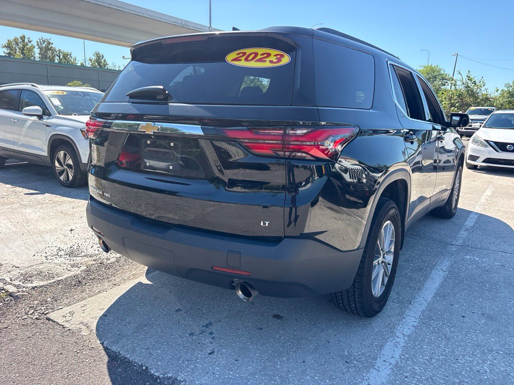 Used 2023 Chevrolet Traverse LT AWD/4WD image 3