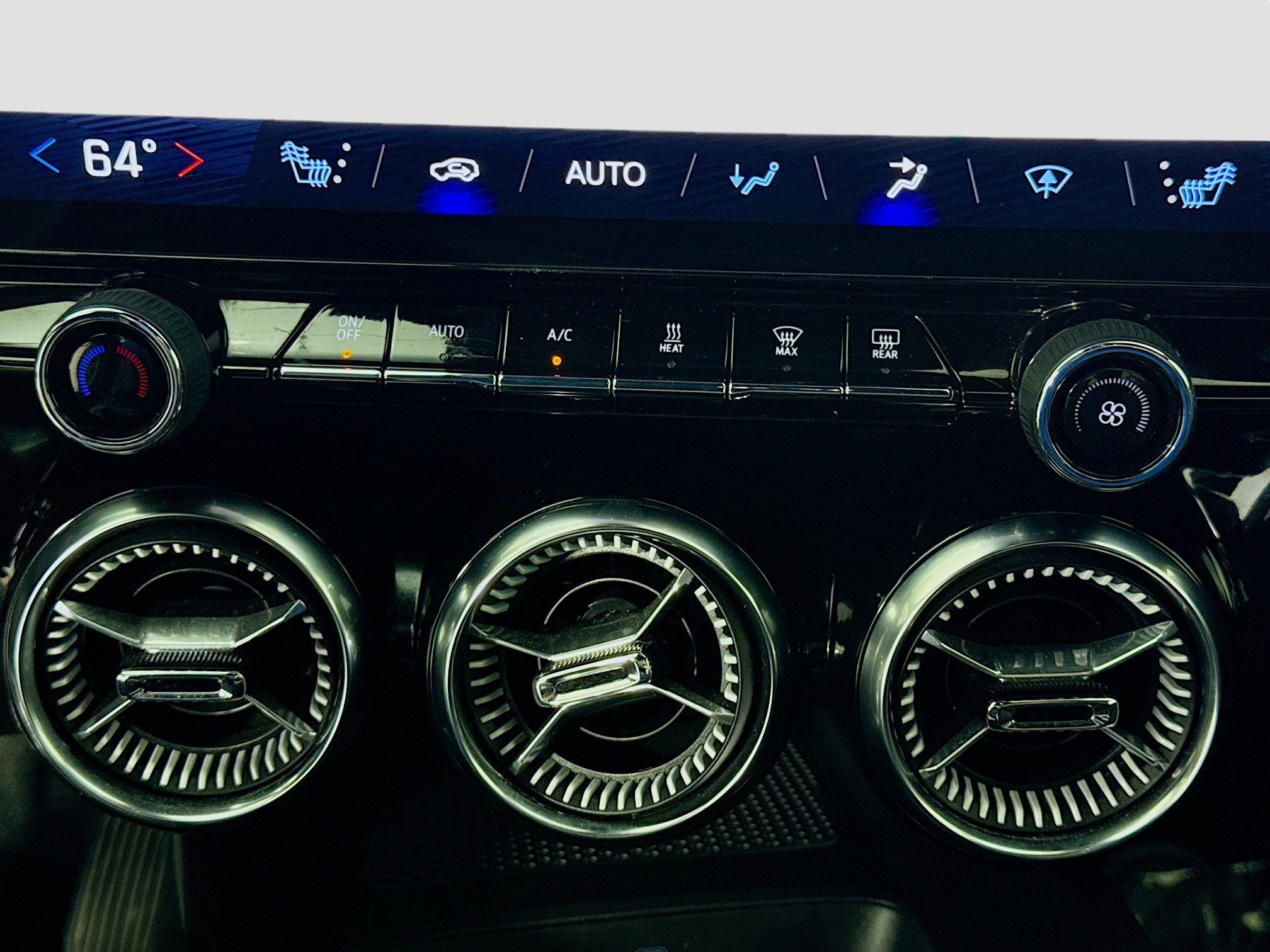 Used 2024 Chevrolet Blazer EV LT image 16