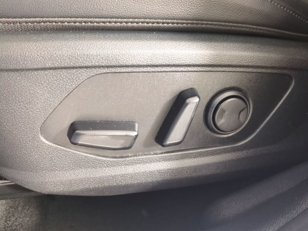 Used 2025 Kia Sportage EX FWD image 22