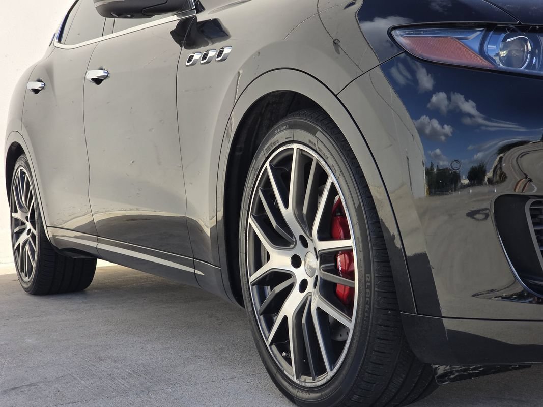 Used 2017 Maserati Levante S AWD/4WD image 39
