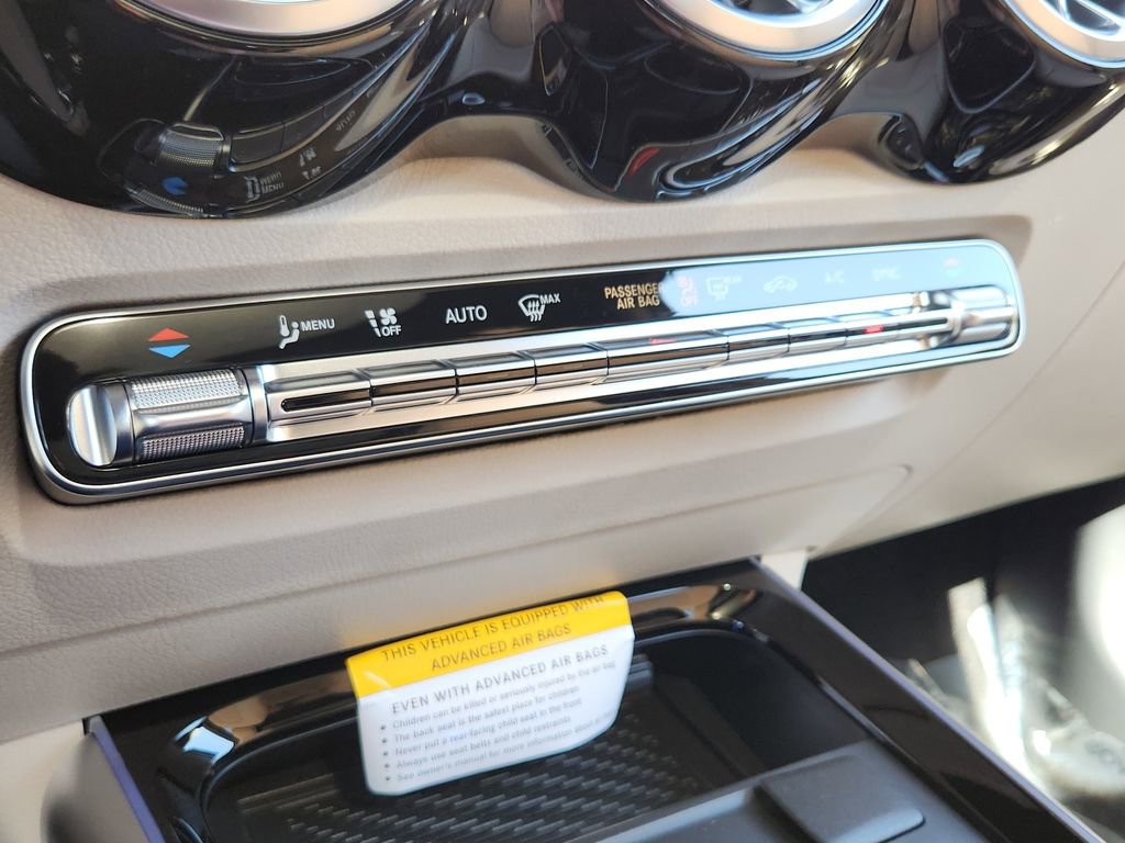 New 2026 Mercedes-Benz GLB 250 4MATIC image 18