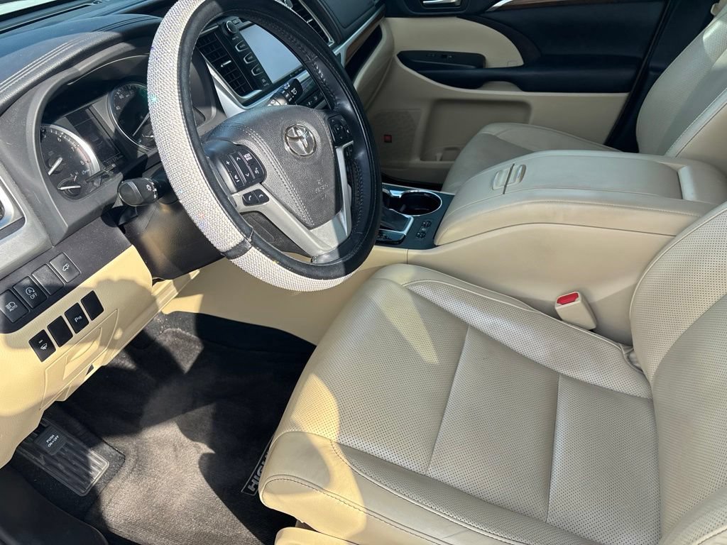 Used 2018 Toyota Highlander Limited FWD image 6