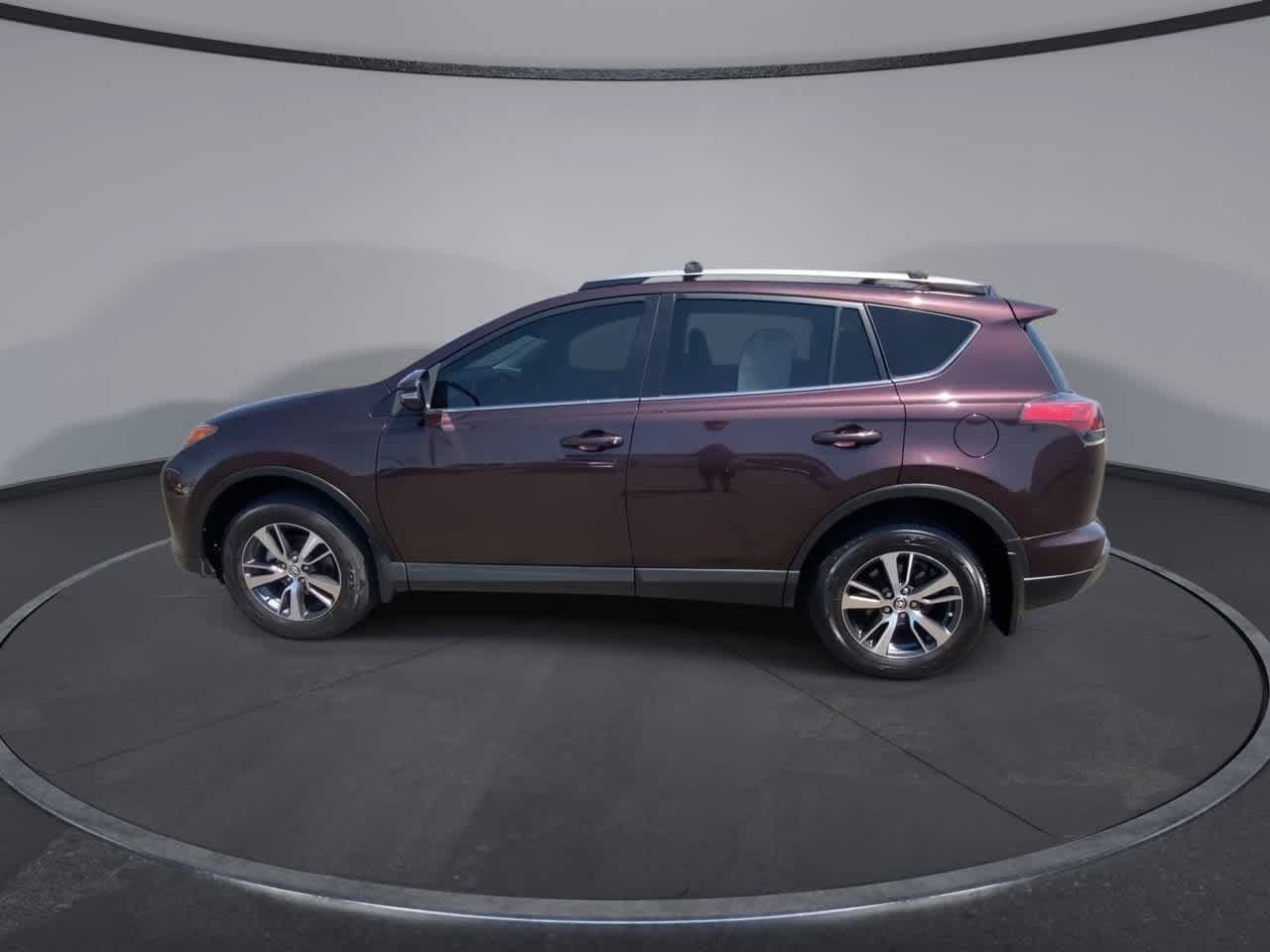 Certified 2018 Toyota RAV4 XLE AWD/4WD image 5