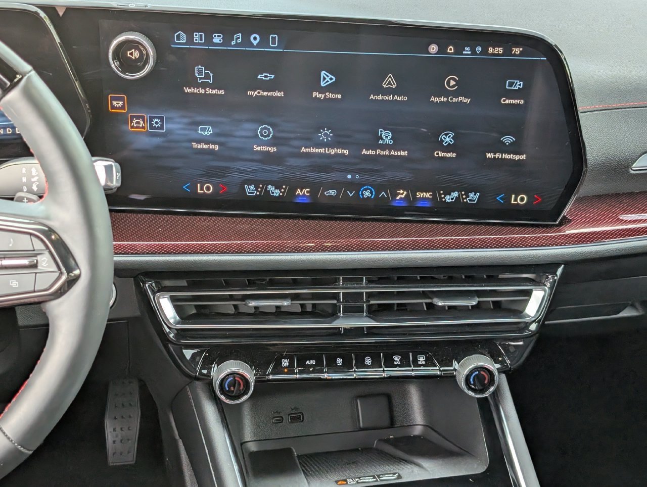 Used 2026 Chevrolet Traverse RS w/ LPO, Floor Liner Package FWD image 12