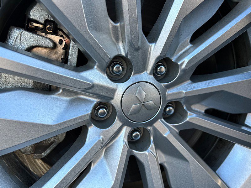 Used 2025 Mitsubishi Outlander ES AWD/4WD image 8