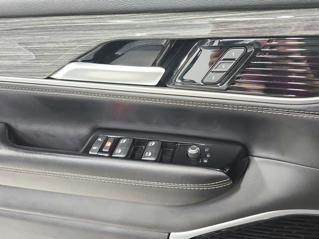 Used 2022 Jeep Wagoneer Series III w/ Premium Group I image 33