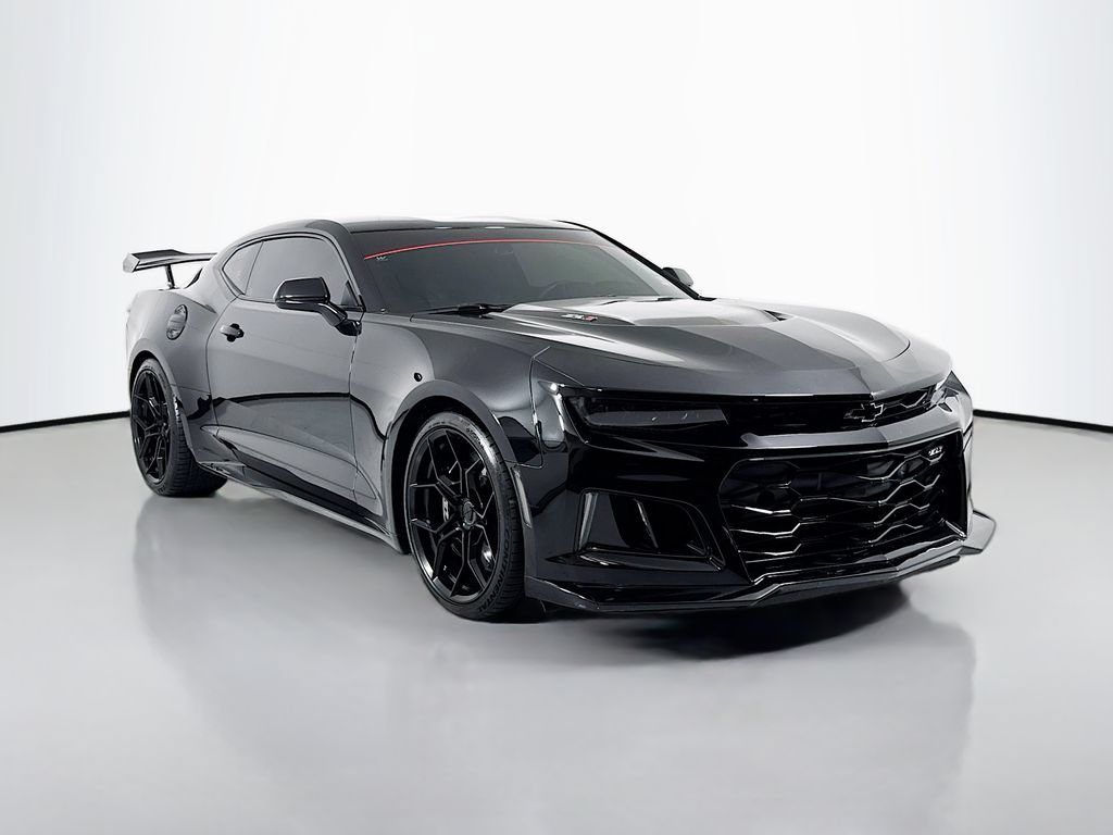 Used 2018 Chevrolet Camaro ZL1 RWD image 4