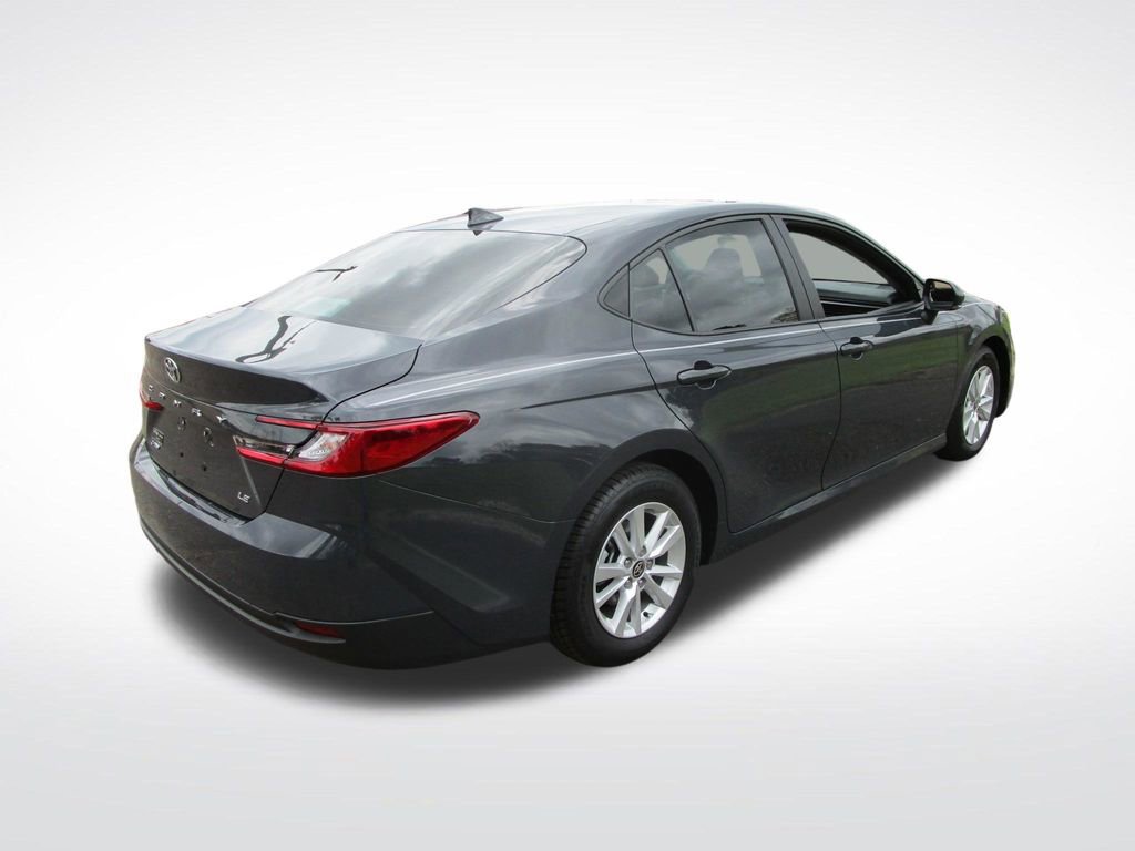 Used 2025 Toyota Camry LE image 7