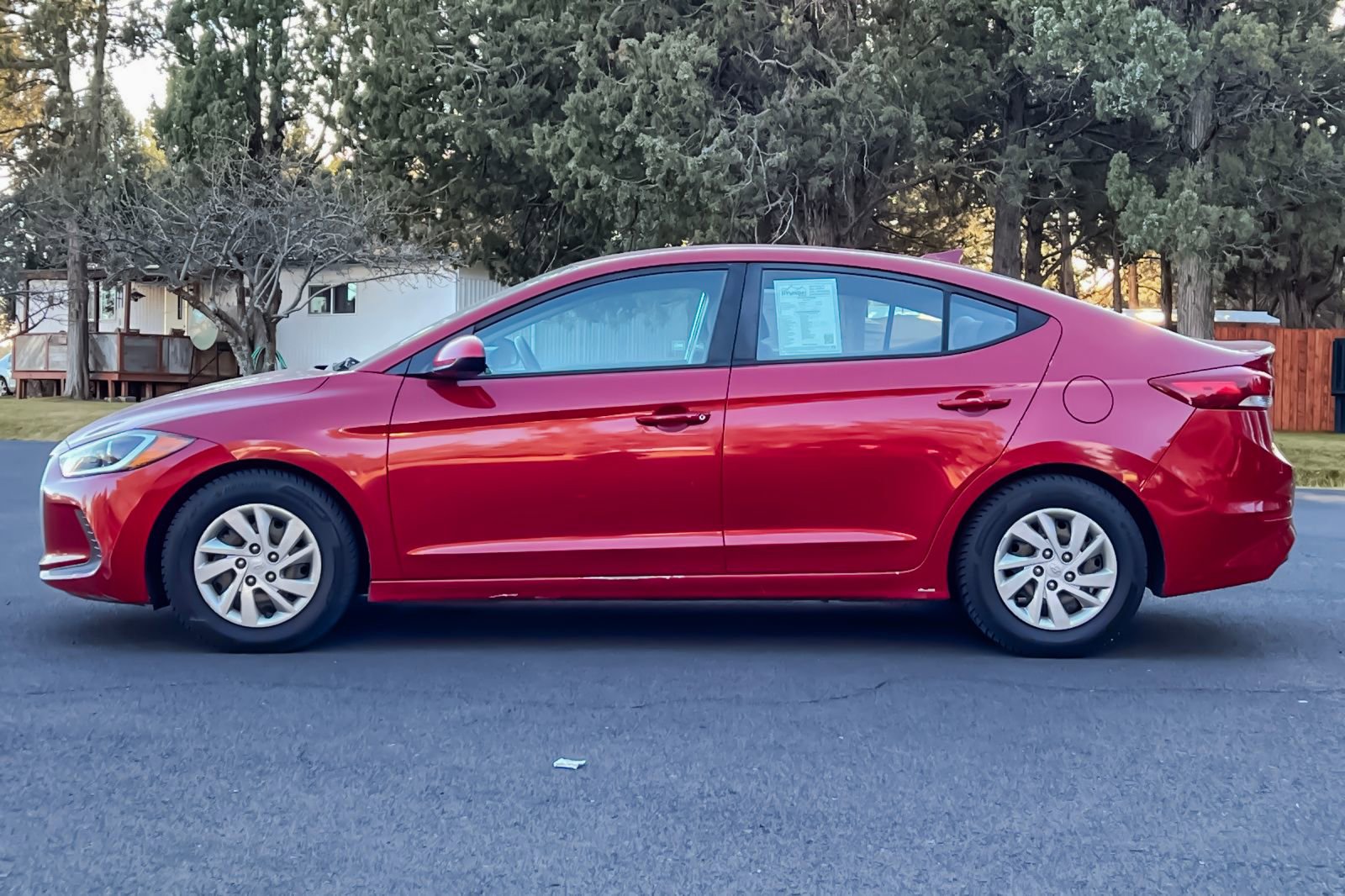 Used 2017 Hyundai Elantra SE image 8