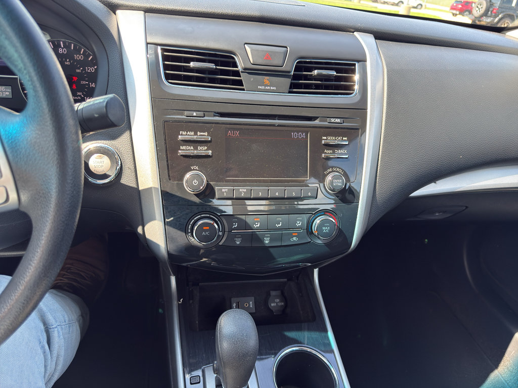 Used 2014 Nissan Altima 2.5 S w/ Display Audio Package FWD image 12