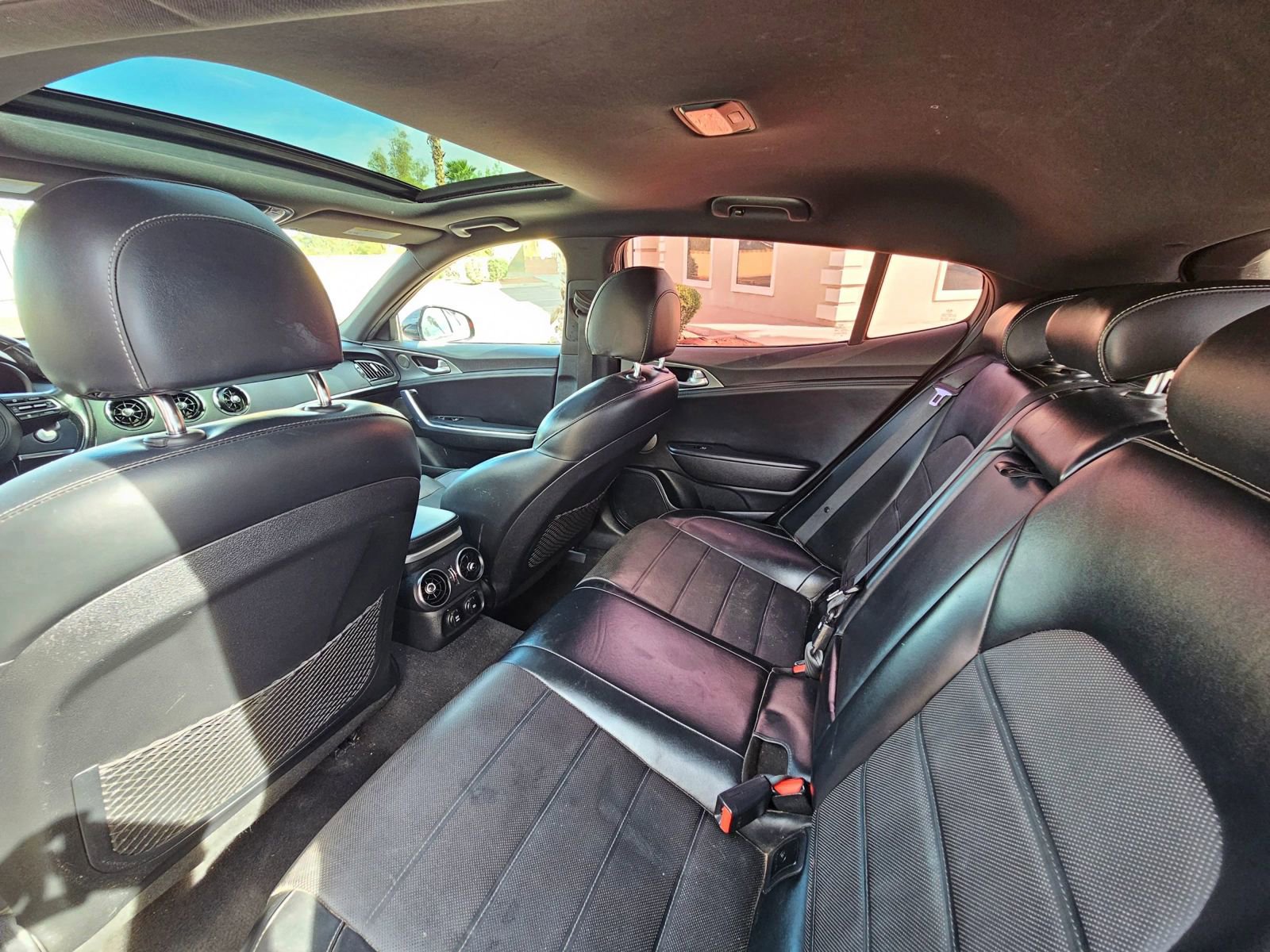 Used 2018 Kia Stinger GT2 image 12