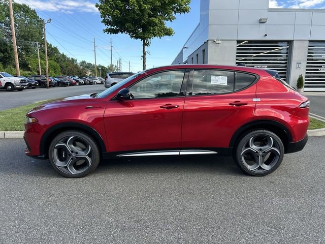 New 2026 Alfa Romeo Tonale w/ Active Assist Package AWD/4WD image 5