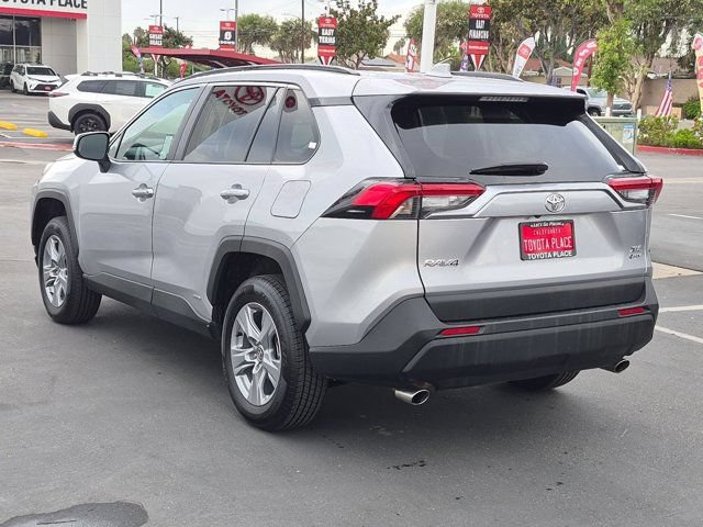 Used 2025 Toyota RAV4 XLE AWD/4WD image 11