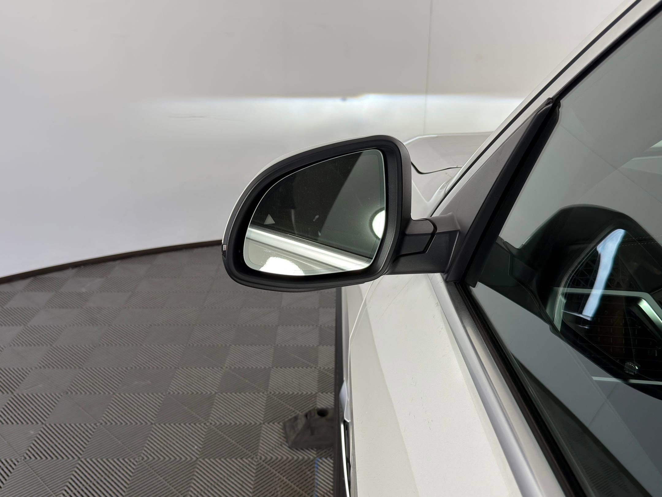 Used 2026 BMW X5 sDrive40i w/ Parking Assistance Package RWD image 21