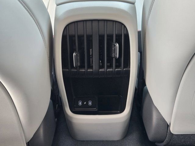 Certified 2025 Hyundai Kona Limited image 31