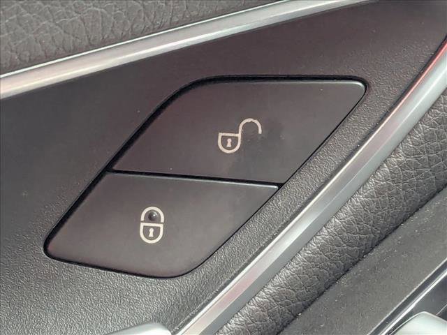Used 2019 Mercedes-Benz C 300 Sedan image 12