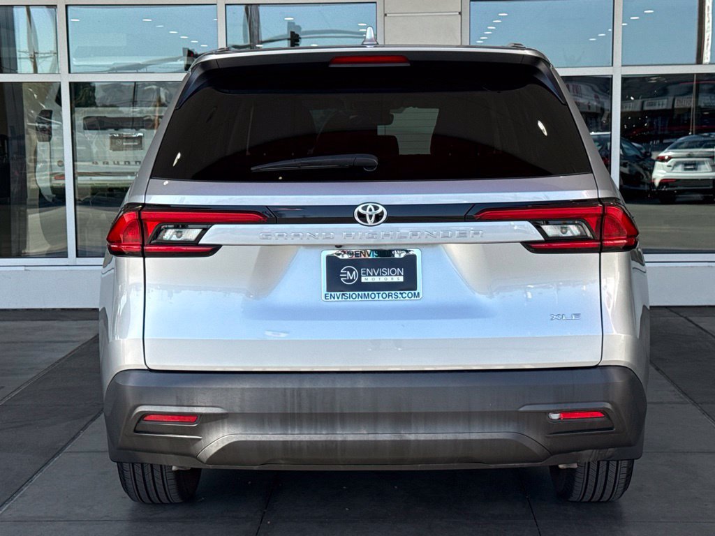 Certified 2024 Toyota Grand Highlander FWD image 13