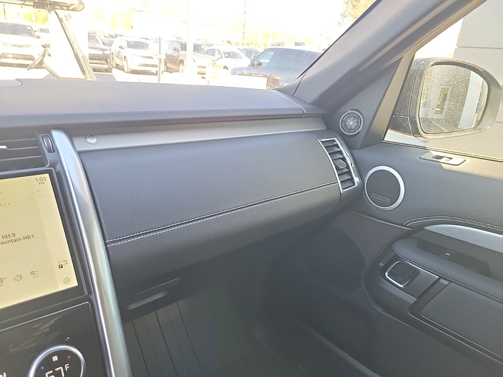 Certified 2025 Land Rover Discovery Dynamic SE image 27