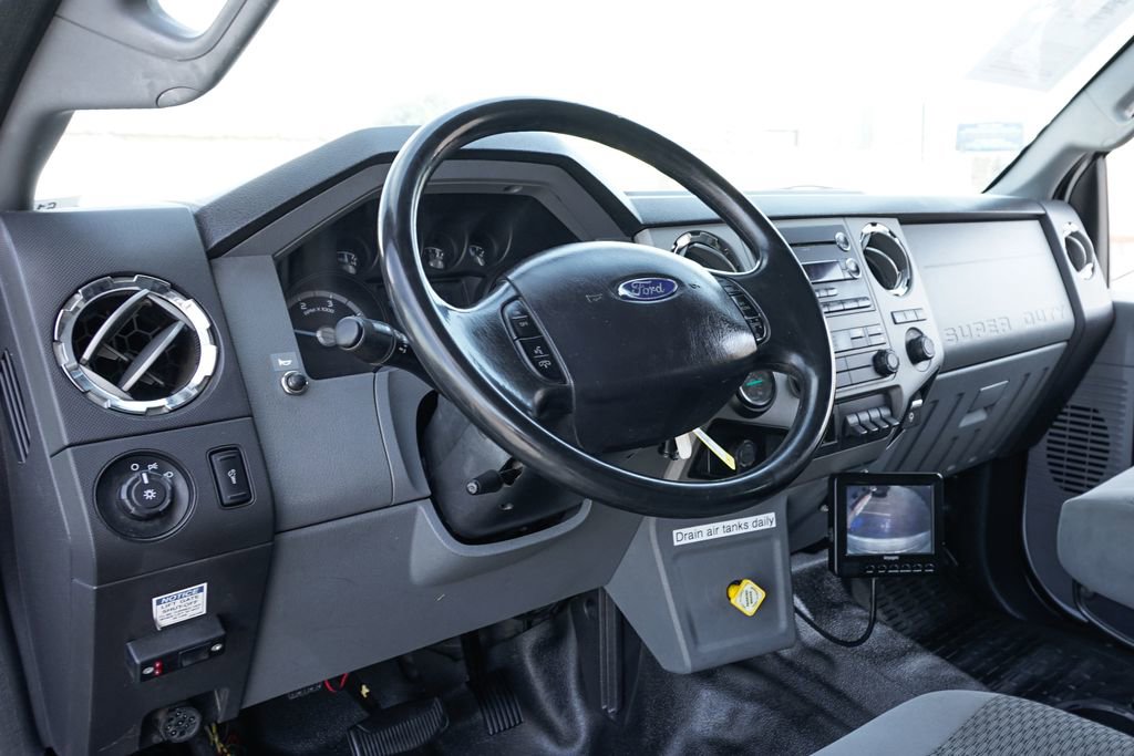Used 2015 Ford F650 2WD Crew Cab Super Duty image 27