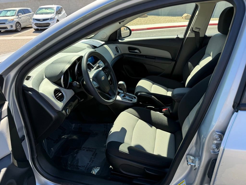Used 2016 Chevrolet Cruze LS image 9