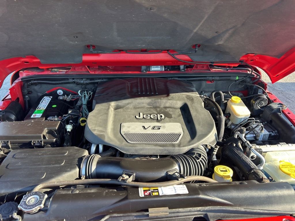 Used 2014 Jeep Wrangler Unlimited Sport w/ Connectivity Group image 15