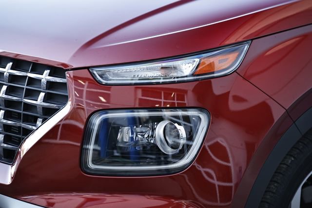 Used 2024 Hyundai Venue Limited image 12