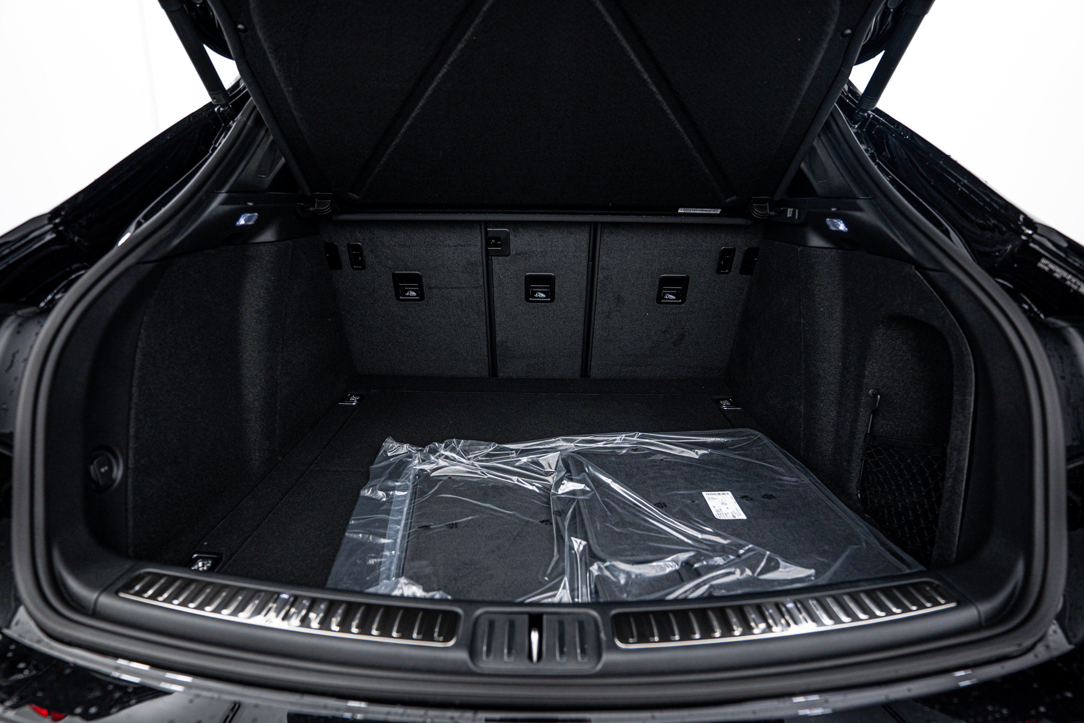 New 2025 Porsche Macan image 23