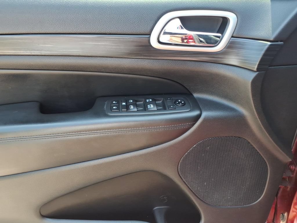 Used 2020 Jeep Grand Cherokee Altitude RWD image 15