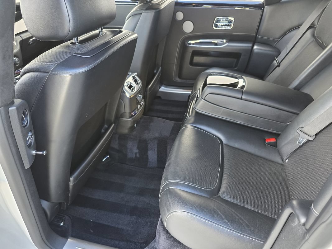 Used 2016 Rolls-Royce Ghost RWD image 27