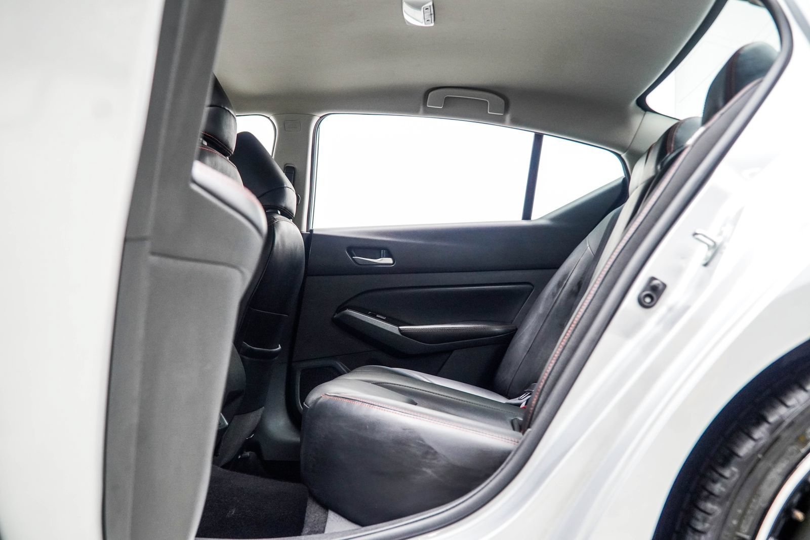 Used 2024 Nissan Altima 2.5 SR FWD image 37
