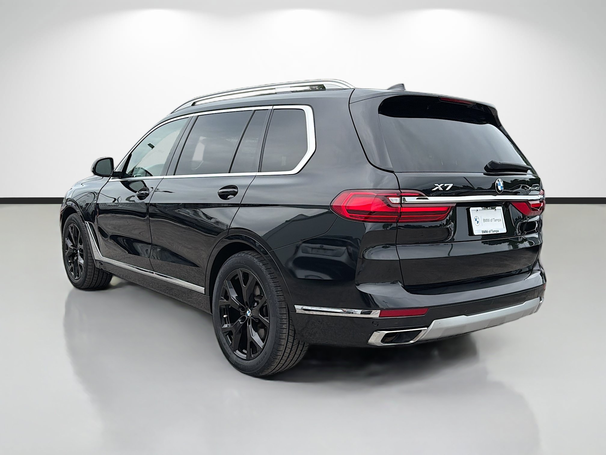 Used 2022 BMW X7 xDrive40i w/ Premium Package AWD/4WD image 5