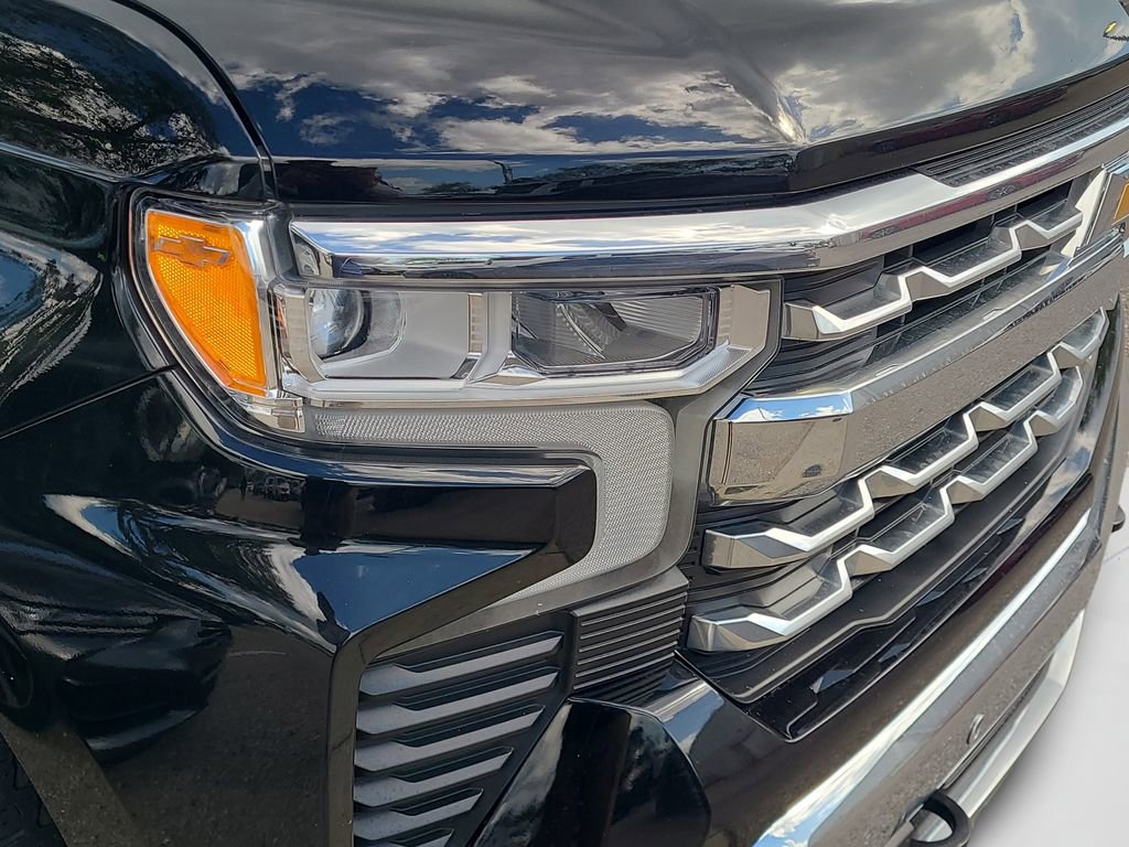 Used 2022 Chevrolet Silverado 1500 LTZ w/ LTZ Premium Package image 43