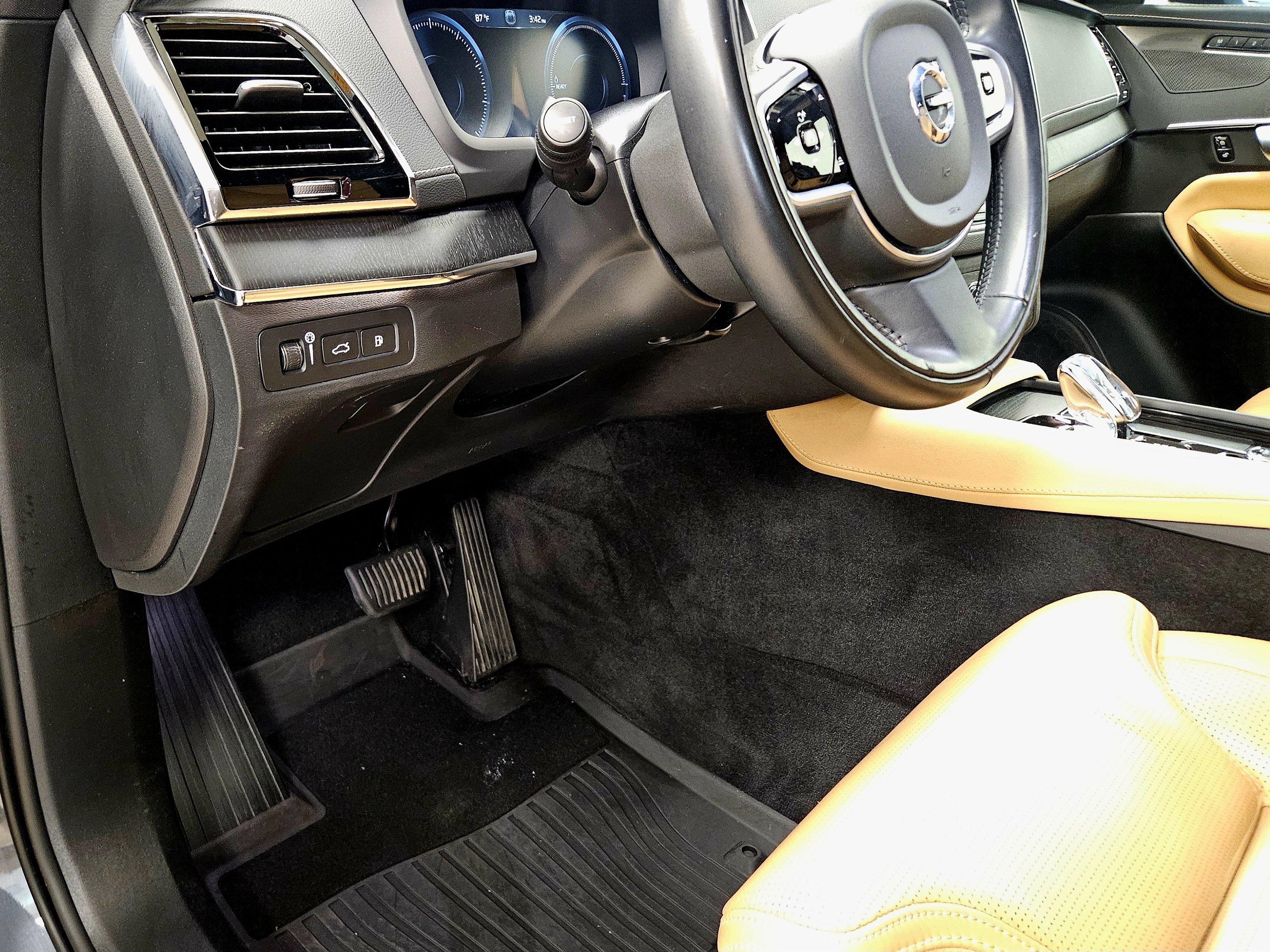 Used 2022 Volvo XC90 T8 Inscription image 45