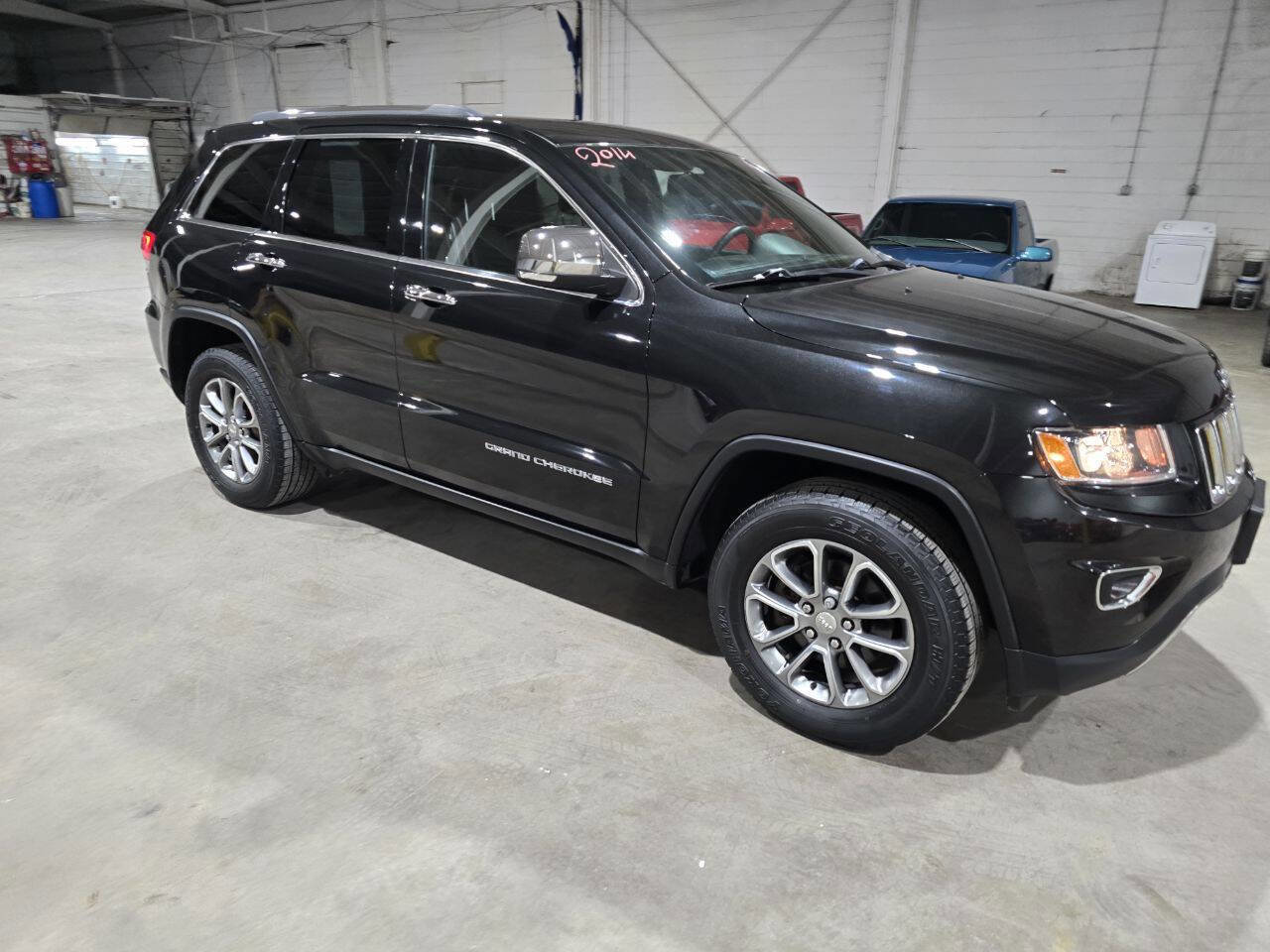 Used 2014 Jeep Grand Cherokee Limited AWD/4WD image 15