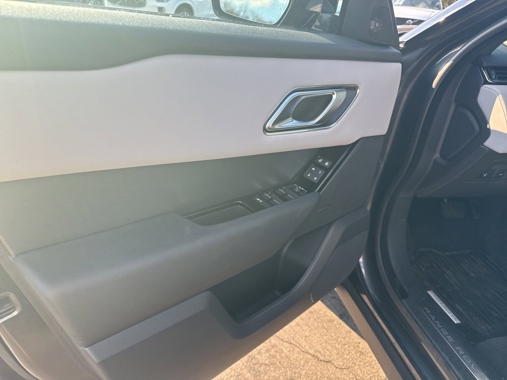Used 2026 Land Rover Range Rover Velar S image 9