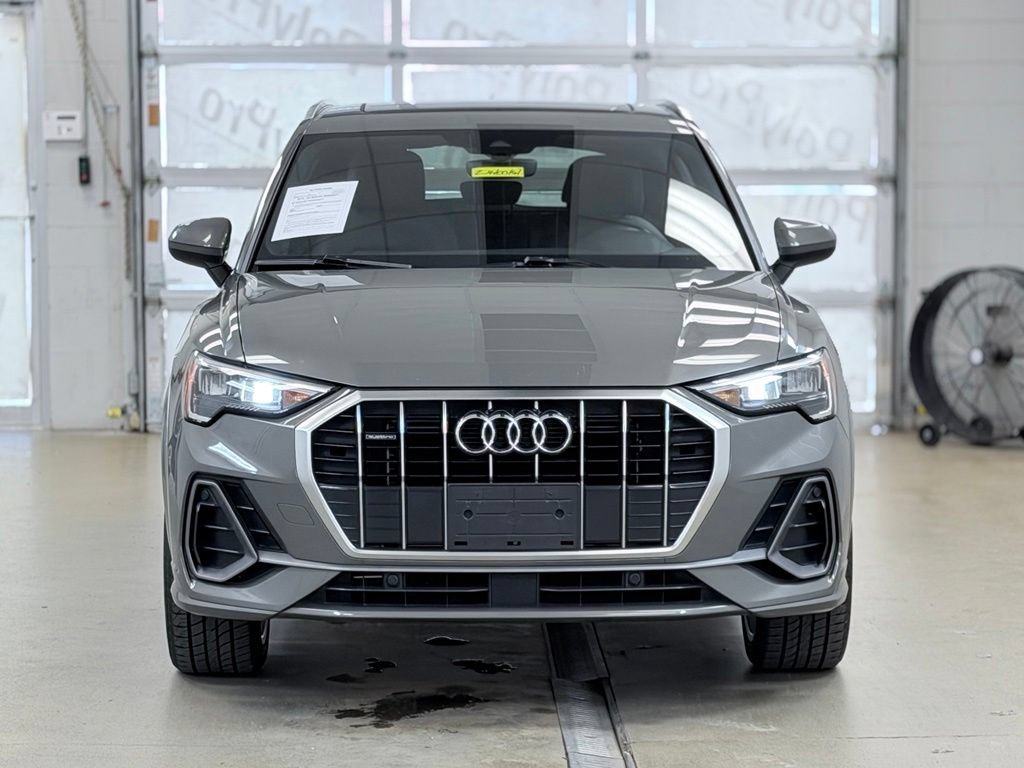 Used 2021 Audi Q3 2.0T Premium w/ Convenience Package AWD/4WD image 2